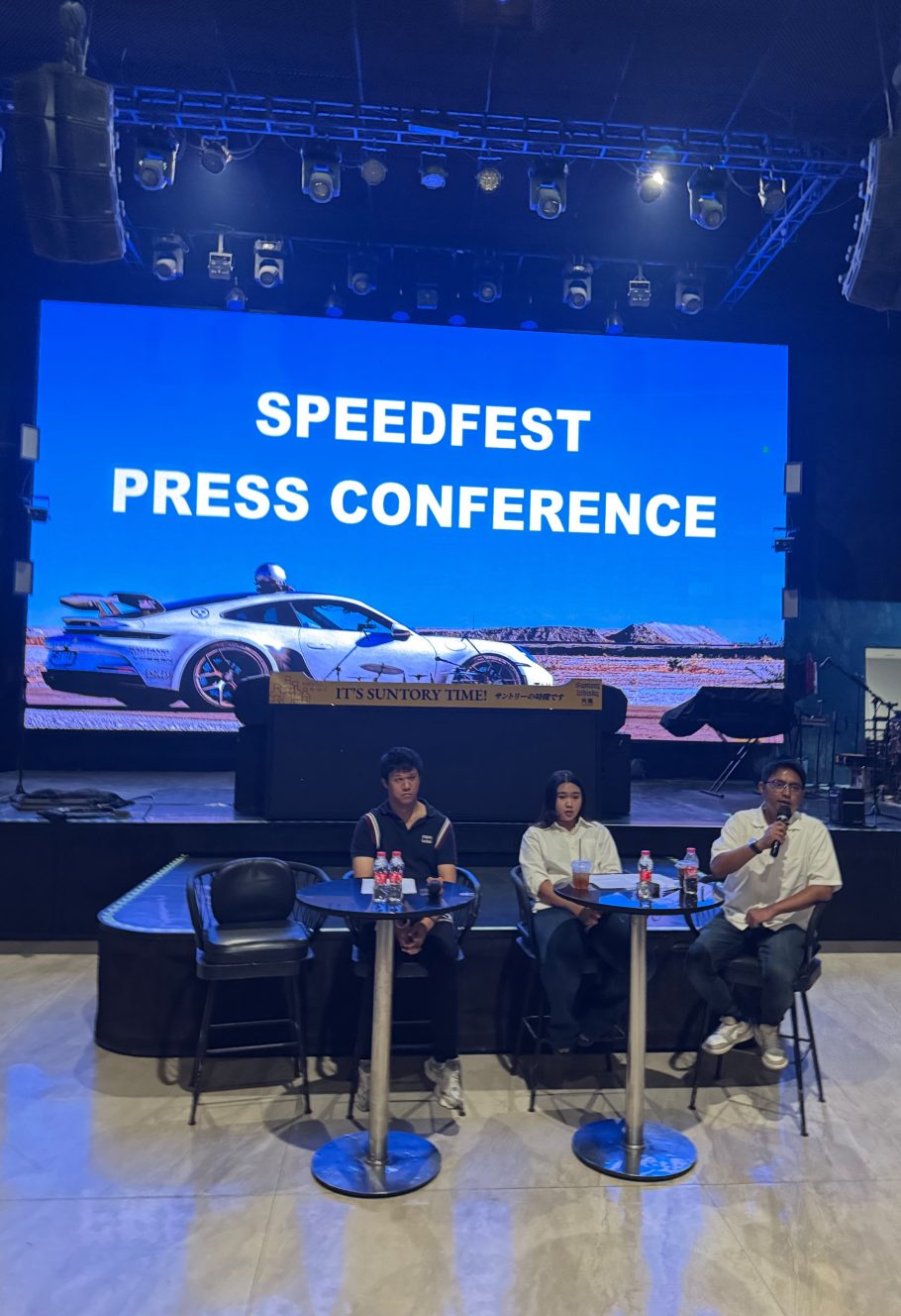 Panitia Speedfest menyampaikan klarifikasi penyebab tribun VIP ambruk saat konferensi pers di Banyumas.
