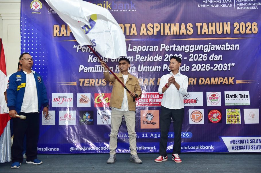 Pengibaran Bendera Pataka oleh Ketua Umum ASPIKMAS Banyumas Terpilih